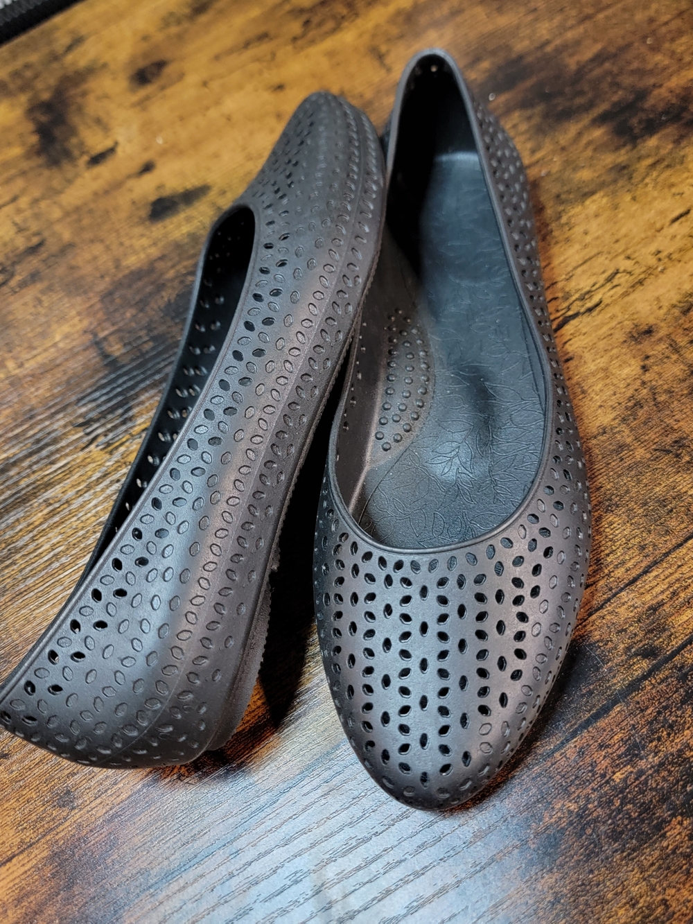 Okabashi Black Slip-On Flats Size 9